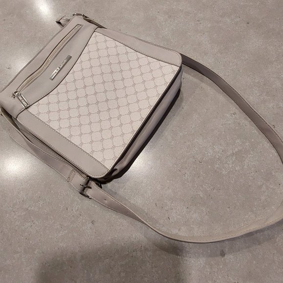 3 For $30/STEVE MADDEN Crossbody Bag - Picture 6 of 11